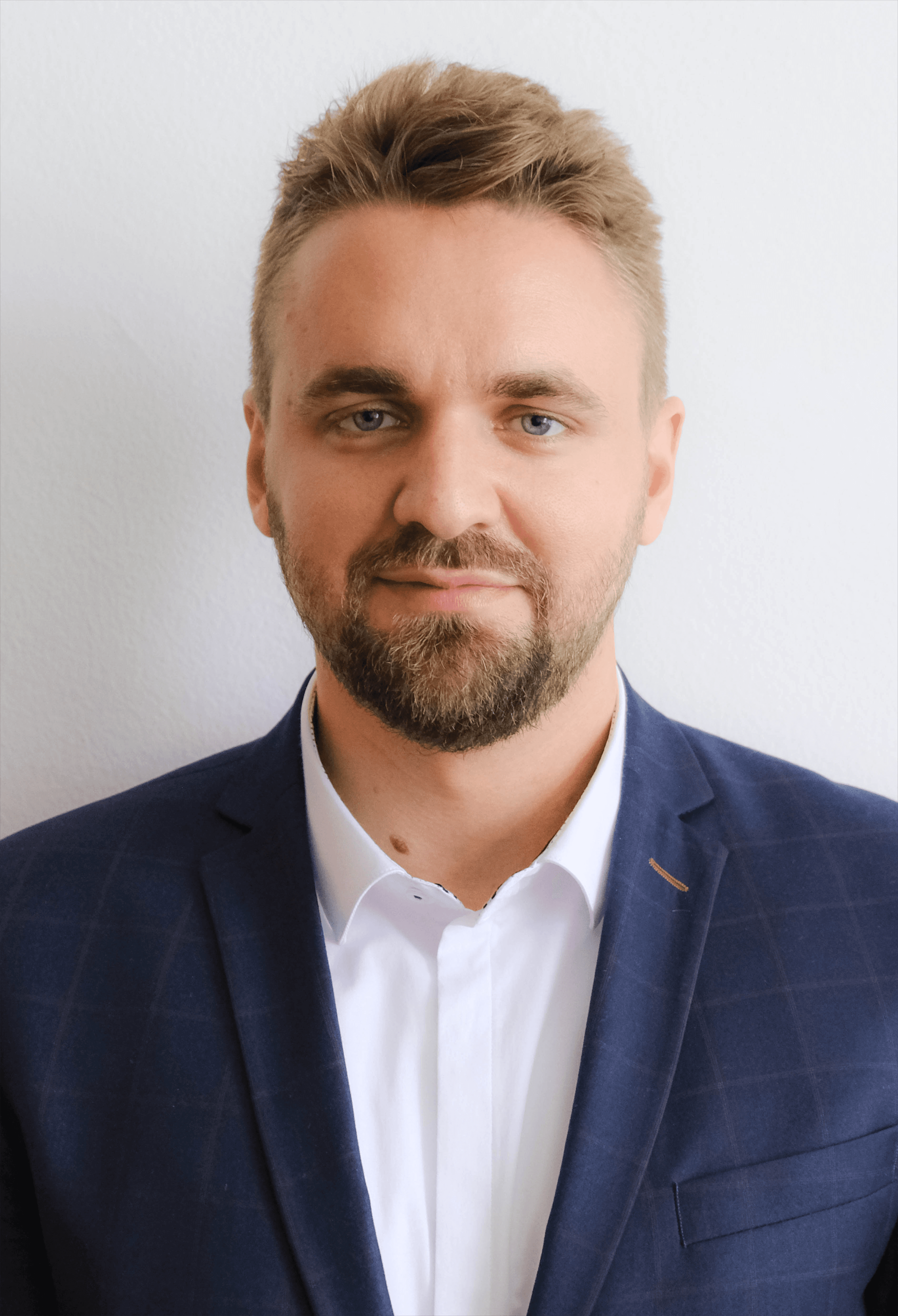 Dr Tihomir Novaković