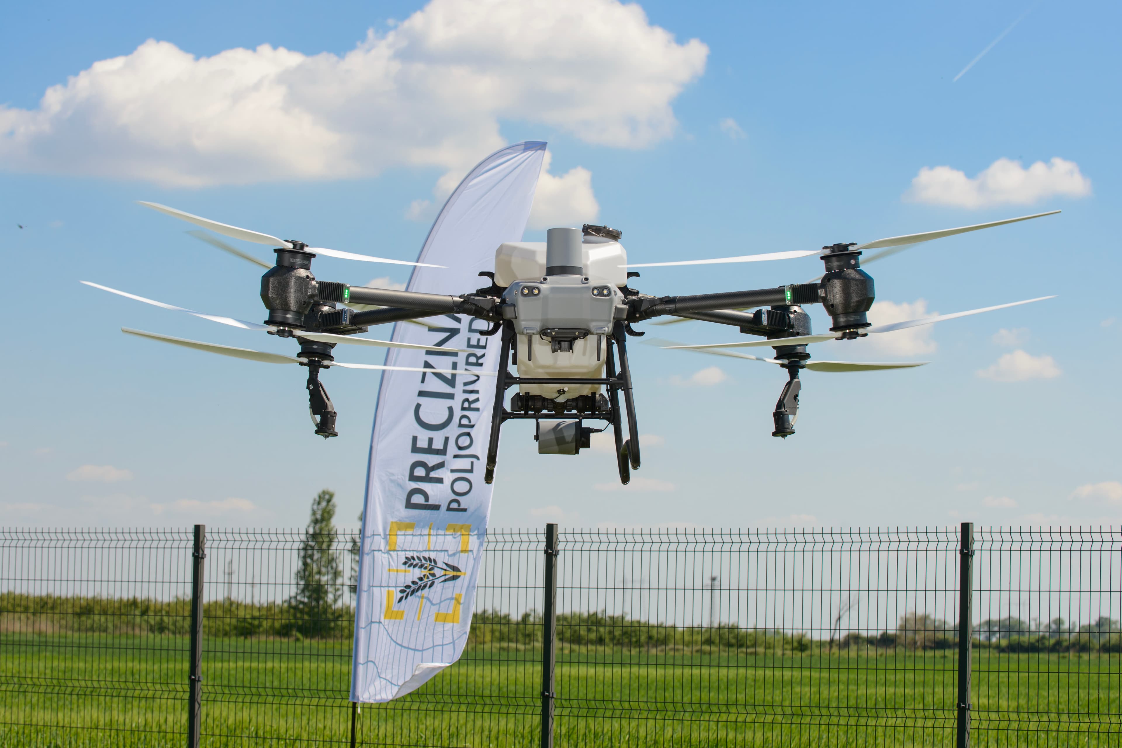 Dronovi za zaštitu biljaka